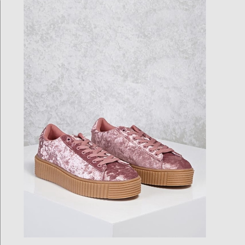NIB Crushed velvet low tops Platform Sneakers